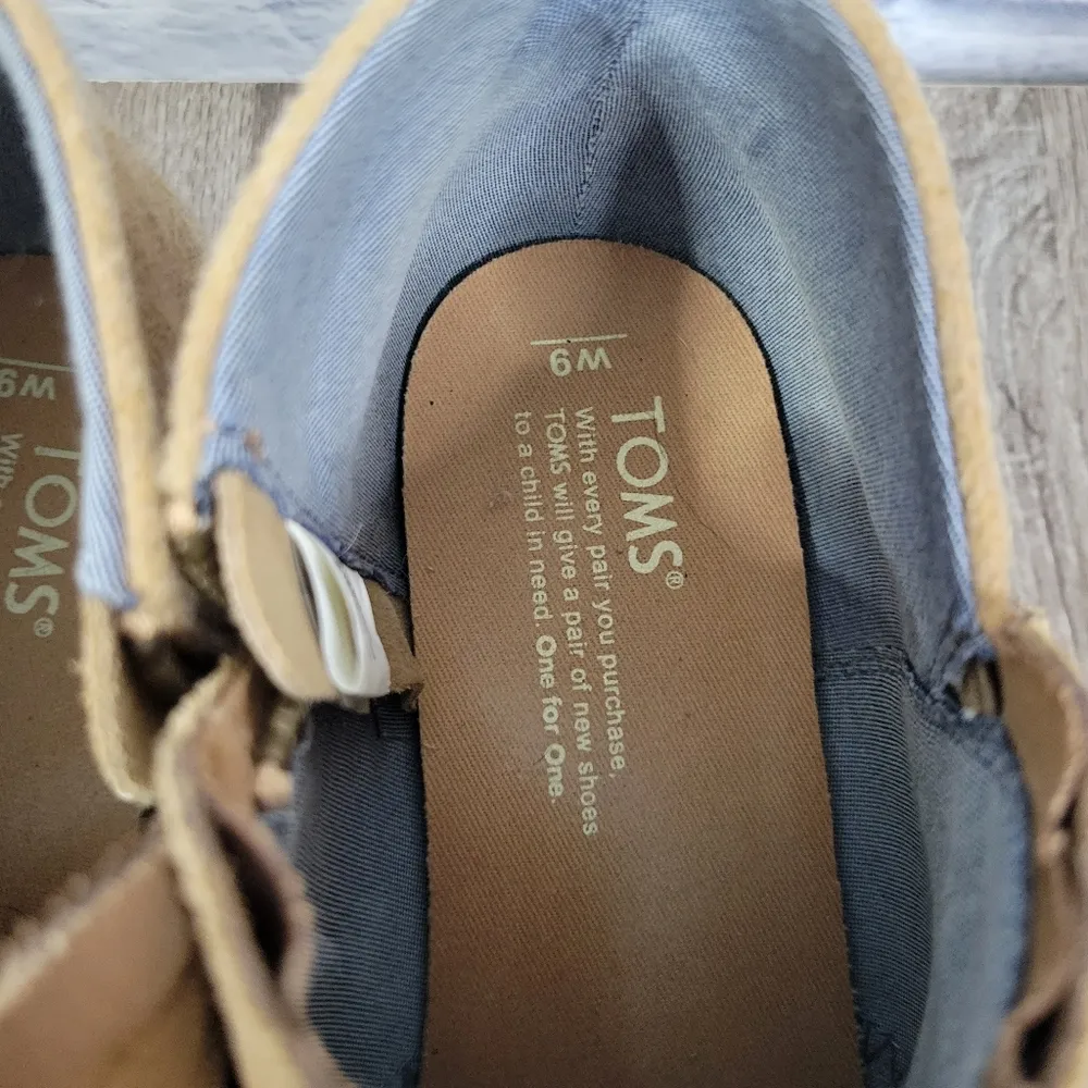 Toms Booties Size 9 - Image 5