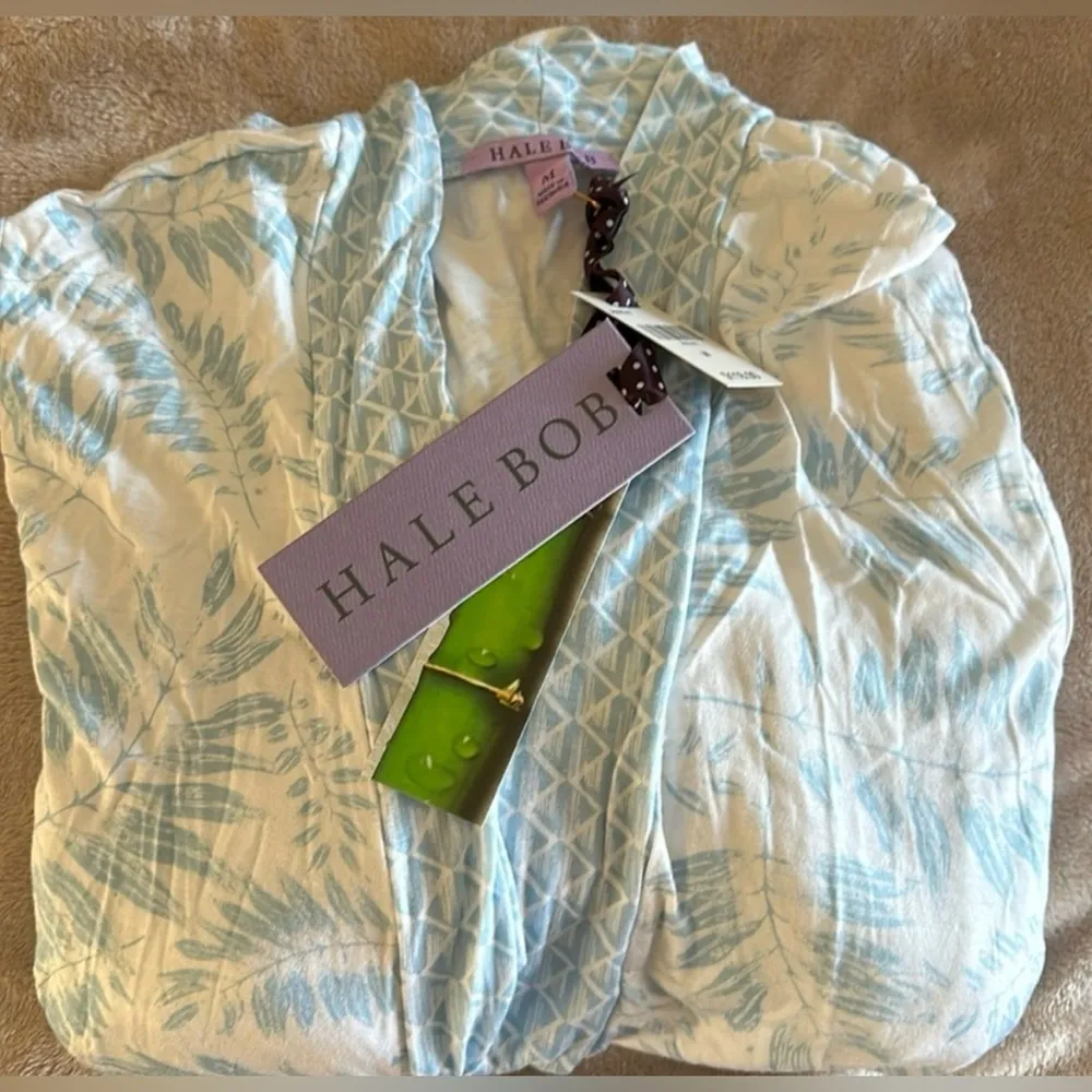 Hale Bob - 95% Organic Bamboo Robe - Luxurious W/ Beautiful Details | NWT - $118 - Image 10