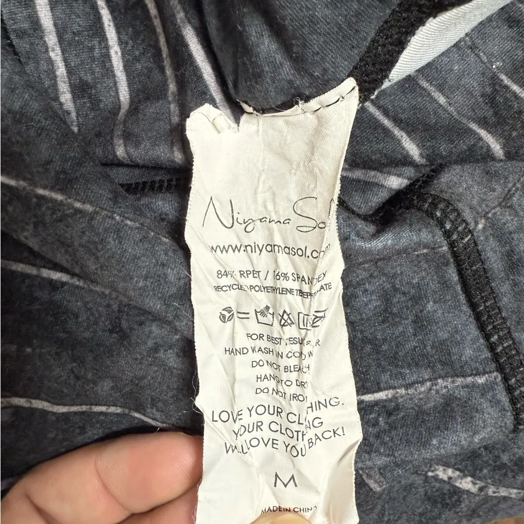 Niyama Sol Slate Stripe Barefoot Leggings Size Medium - Image 7