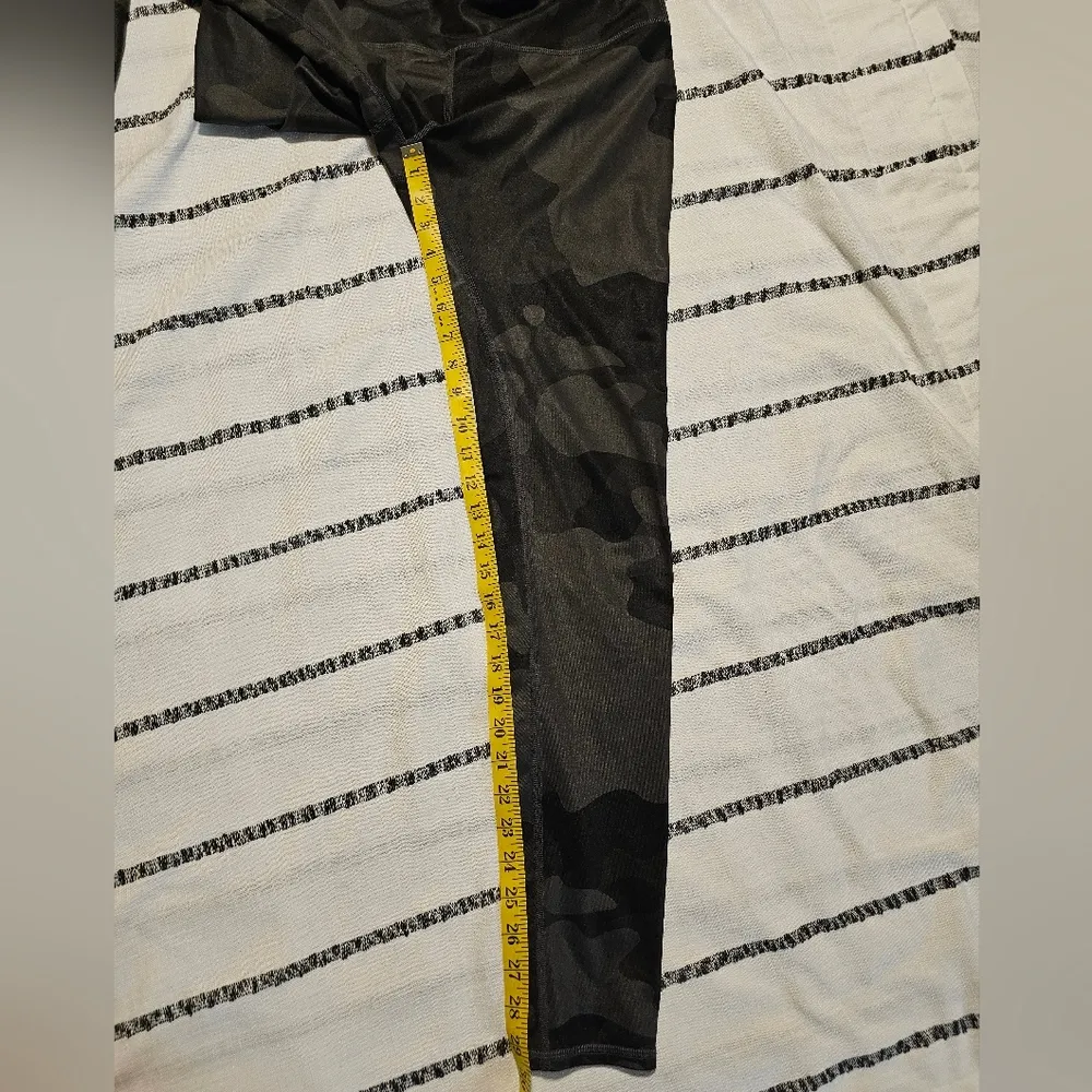 Alo Black Camouflage Leggings - Image 6
