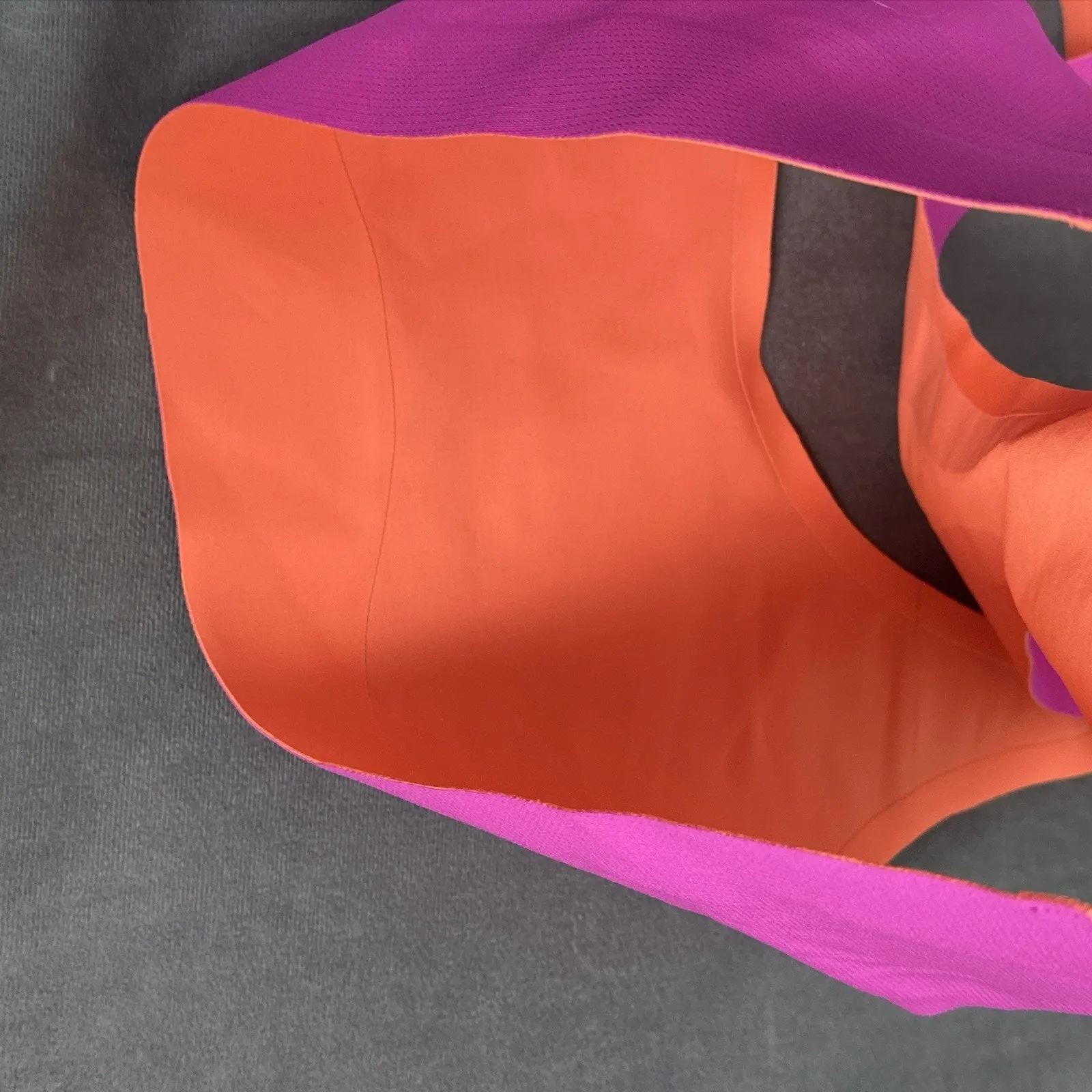 Victoria’s Secret Sport Bra Medium Seamless Edgeless Bonded Pullover Racerback - Image 7