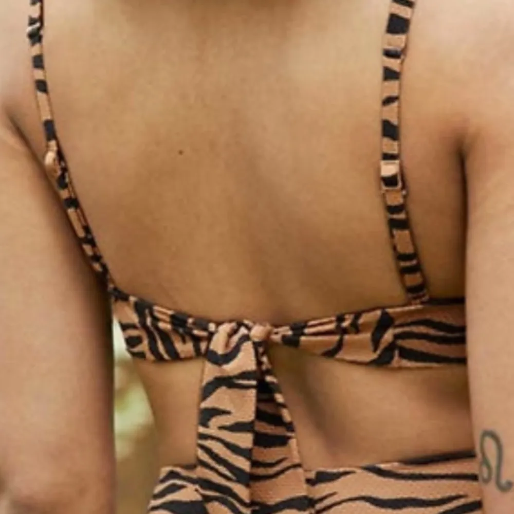 AERIE Pique Tiger Print Longline Triangle Top Size M - Image 4