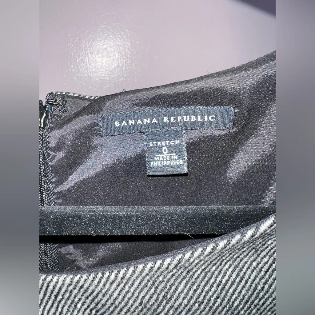 Banana Republic  Gray Midi Dress - Image 5