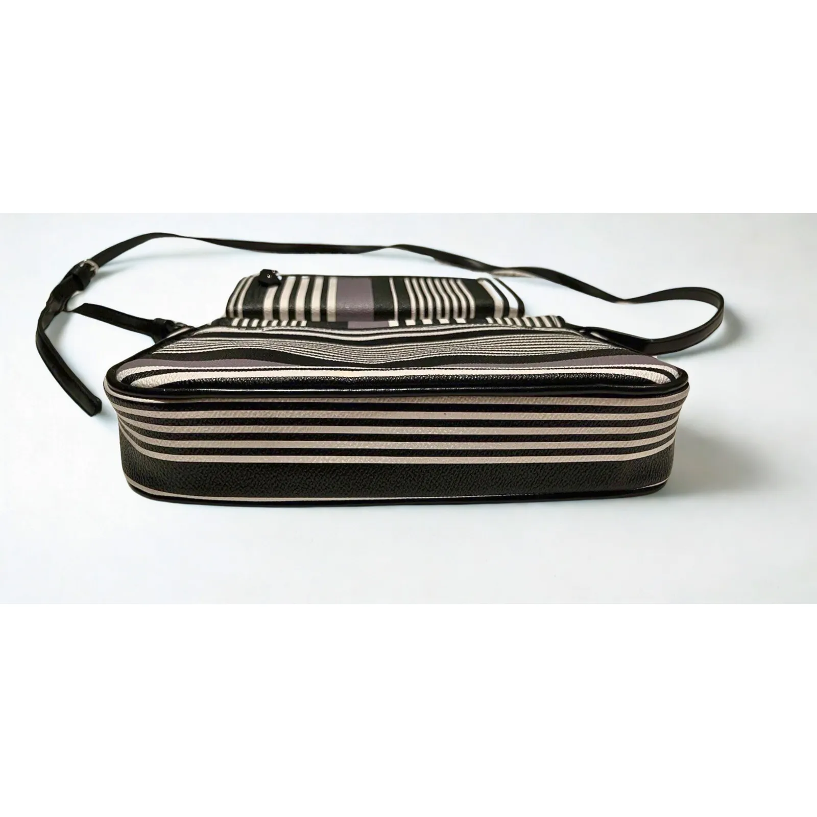 Striped Crossbody Bag and Wallet Set,‎ Stylish Everyday Purse - Image 5