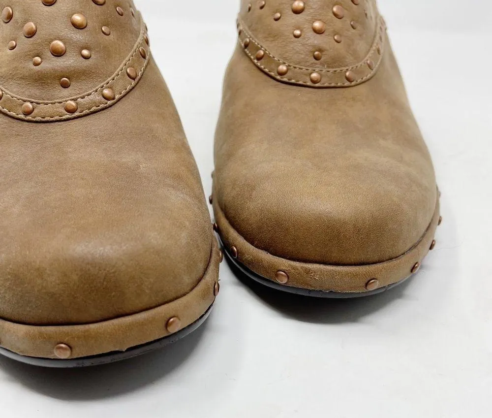 Sofft Tan Suede Nubuck leather copper stud heeled clogs mules neutral womens 9.5 - Image 66