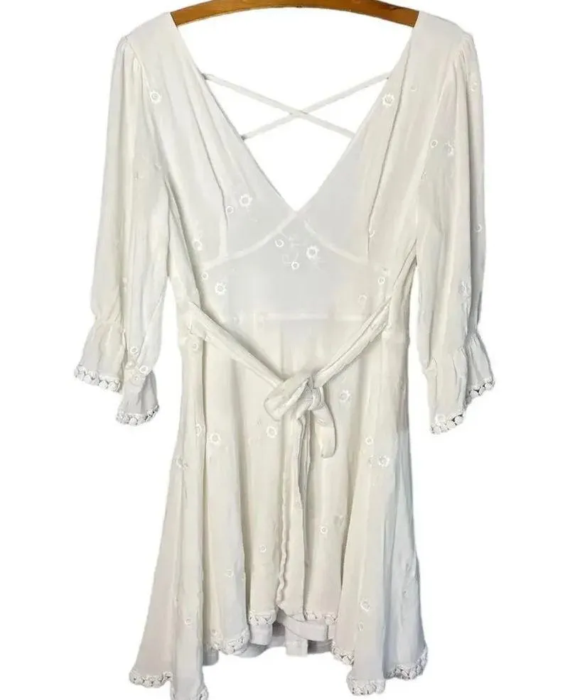 Lulu’s Size Large Mini Dress In the Meadow White Embroidered Backless - Image 2