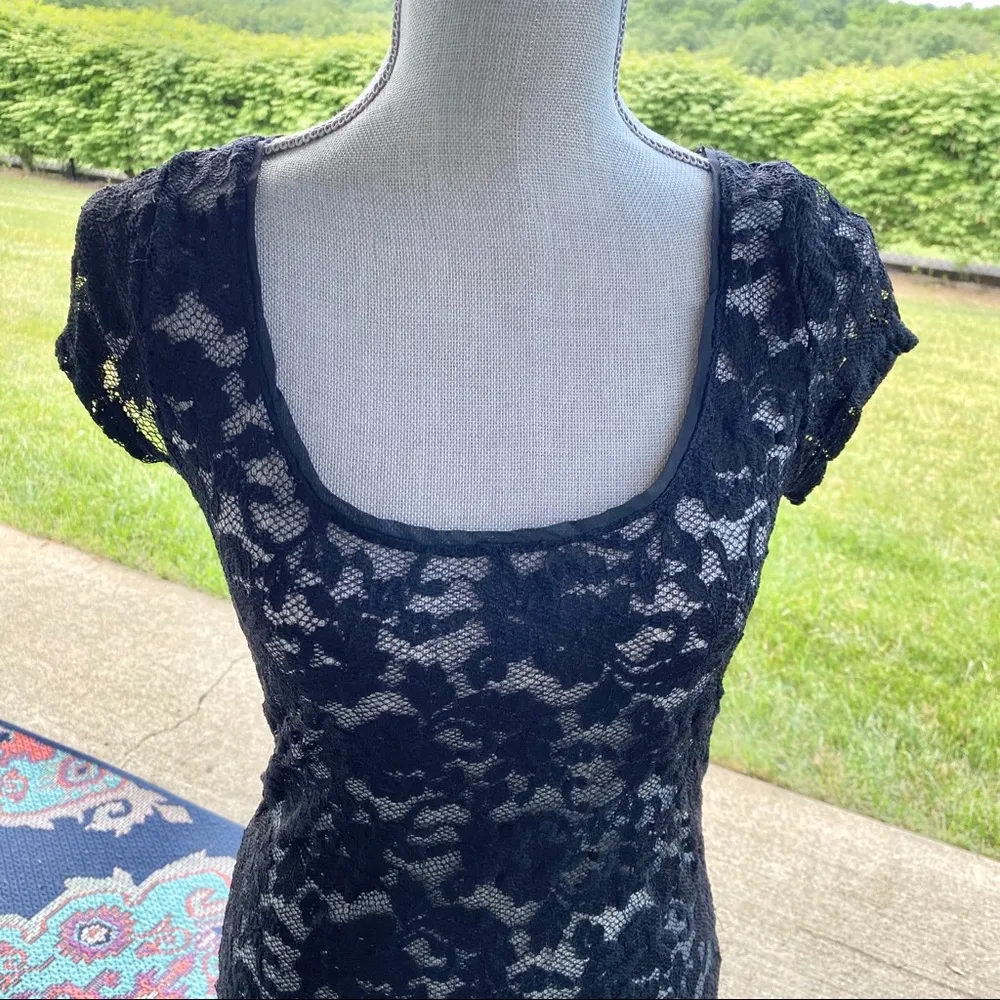 White House Black Market Lace Top - Image 2