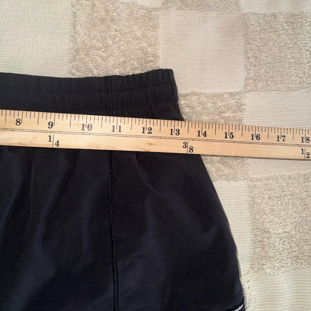 Lululemon Hotty Hot Short II *Long 4"
Black size 8 - Image 2