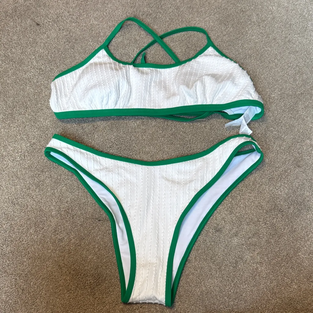 Cupshe White Textured Green Trim Crossback Cheeky Swim Bikini Set Size L - Image 3