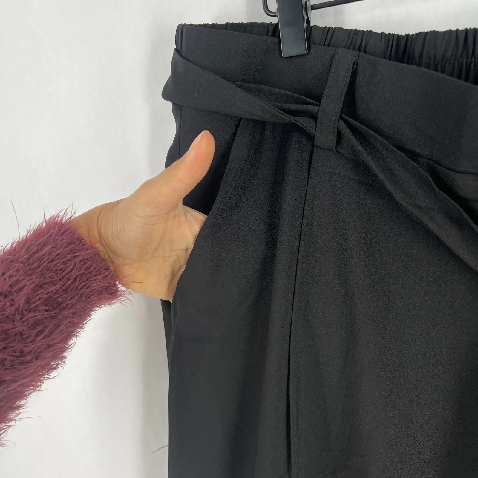 Torrid Studio Pant Womens 2X Black Crepe Stretch 4 Tie Front Classic Tapered Leg - Image 5