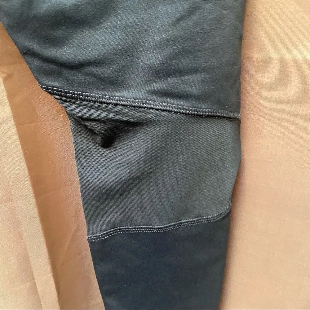 Forever 21 Black Mesh Yoga Leggings Pants SzLarge - Image 4