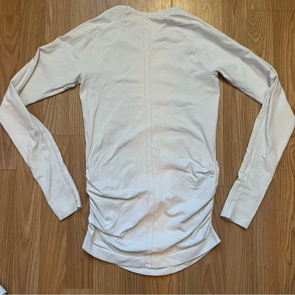Athleta Top Womens XS White Speedlight Long Sleeve Side Ruched Active Athletic - Image 7