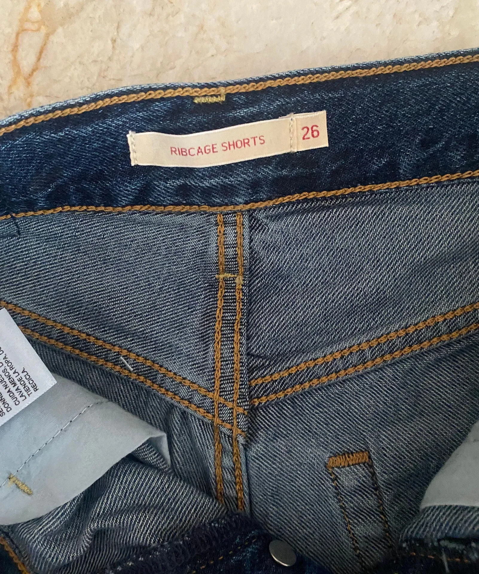 Levi’s Ribcage Shorts - Image 5