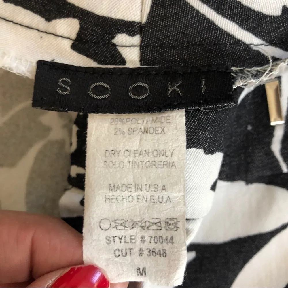 Capri dress pants Size Medium Black - Image 4