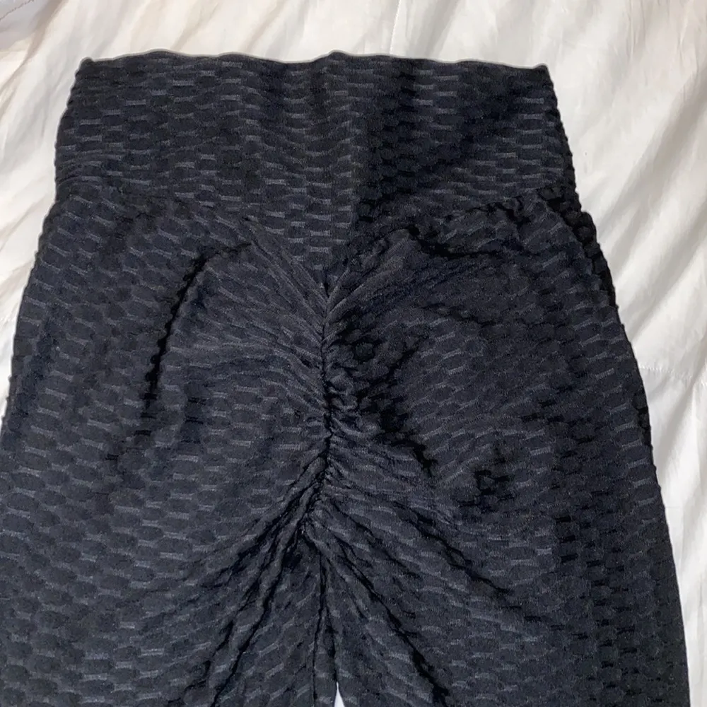 Ruched Booty Scrunch Leggings Size M - Image 7