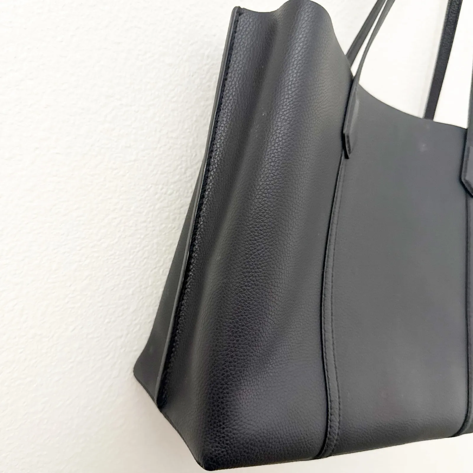 TORY BURCH | Perry 3 Compartment Tote Black Tan Interior Red Logo Charm Gold - Image 13