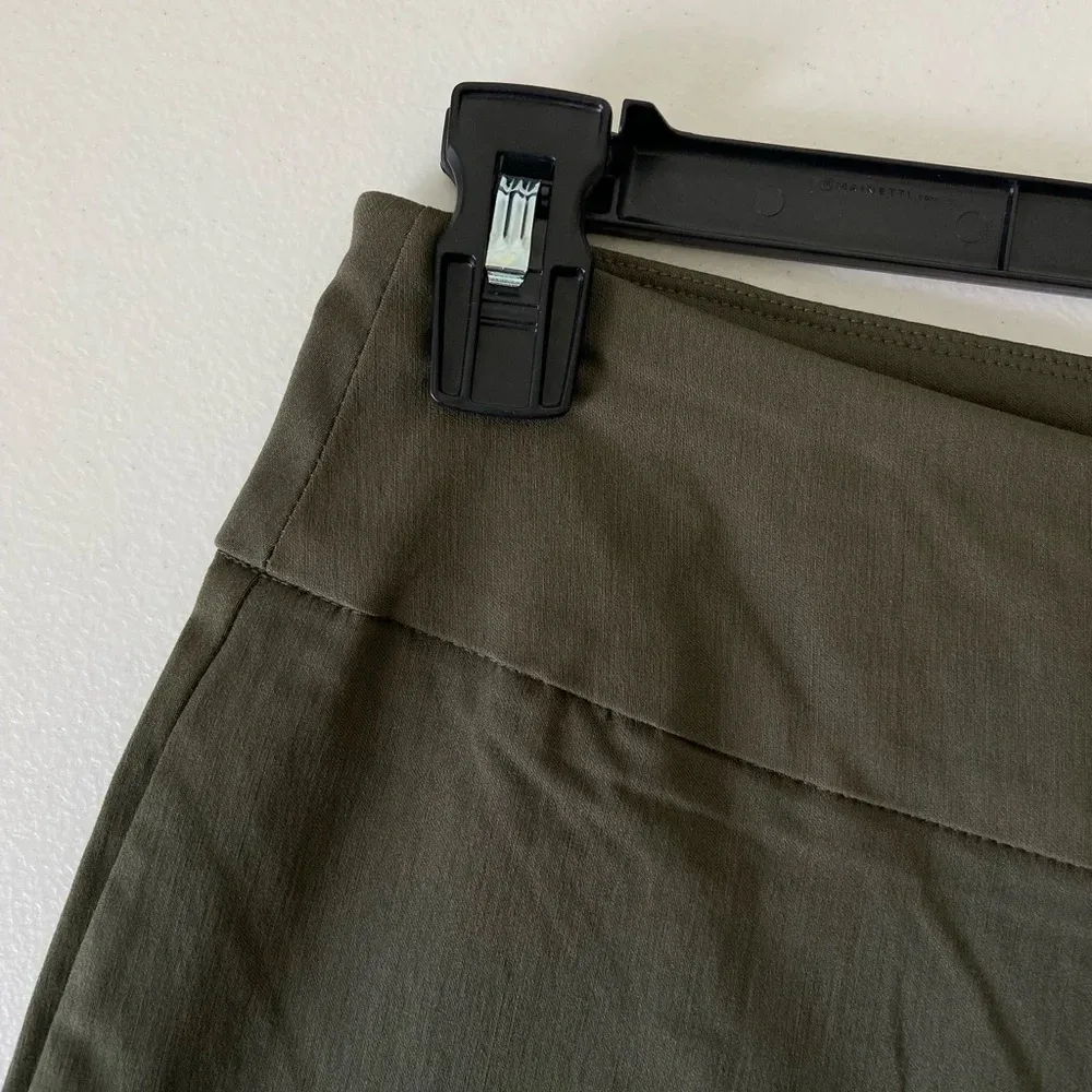 EUC | Chadwicks women’s elastic waistband straight leg pants — size 8 - Image 5