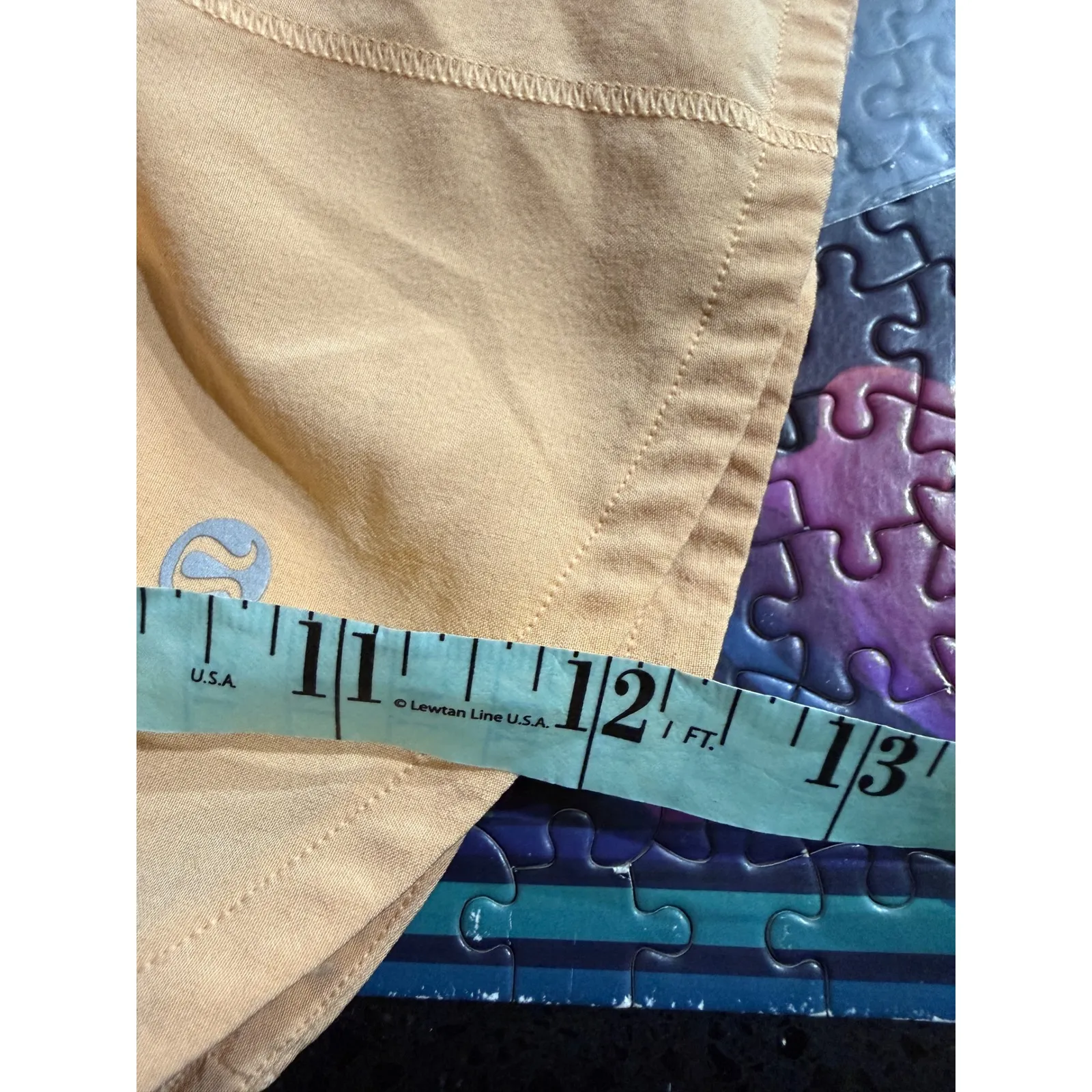 Lululemon Speed Up Shorts Women Peach Tan Lightweight Zipper Pocket Size 6 - Image 8