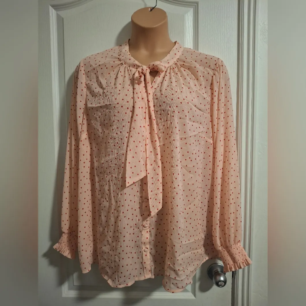 Torrid Sz 3 Women's Pink Polka Dot Blouse - Image 2