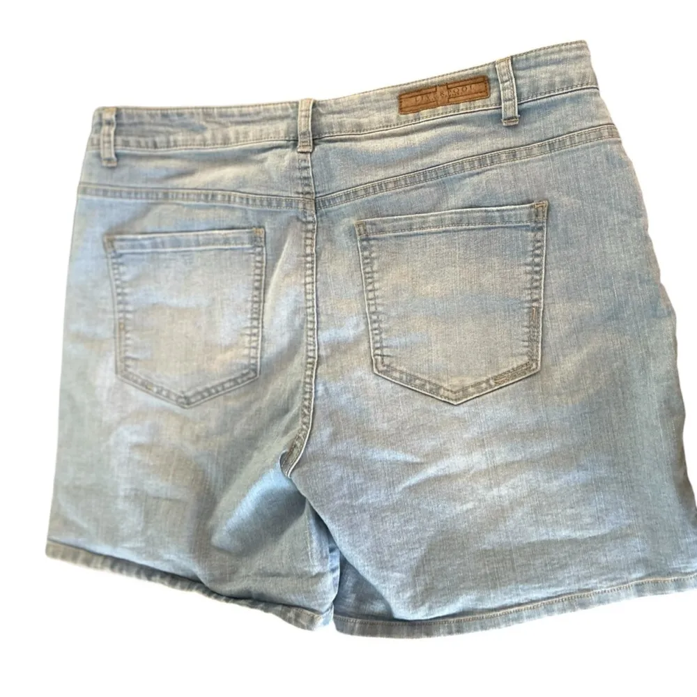Women's Liverpool Light‎ Wash Denim Shorts Blue Size M Casual 5-Pocket Design - Image 7