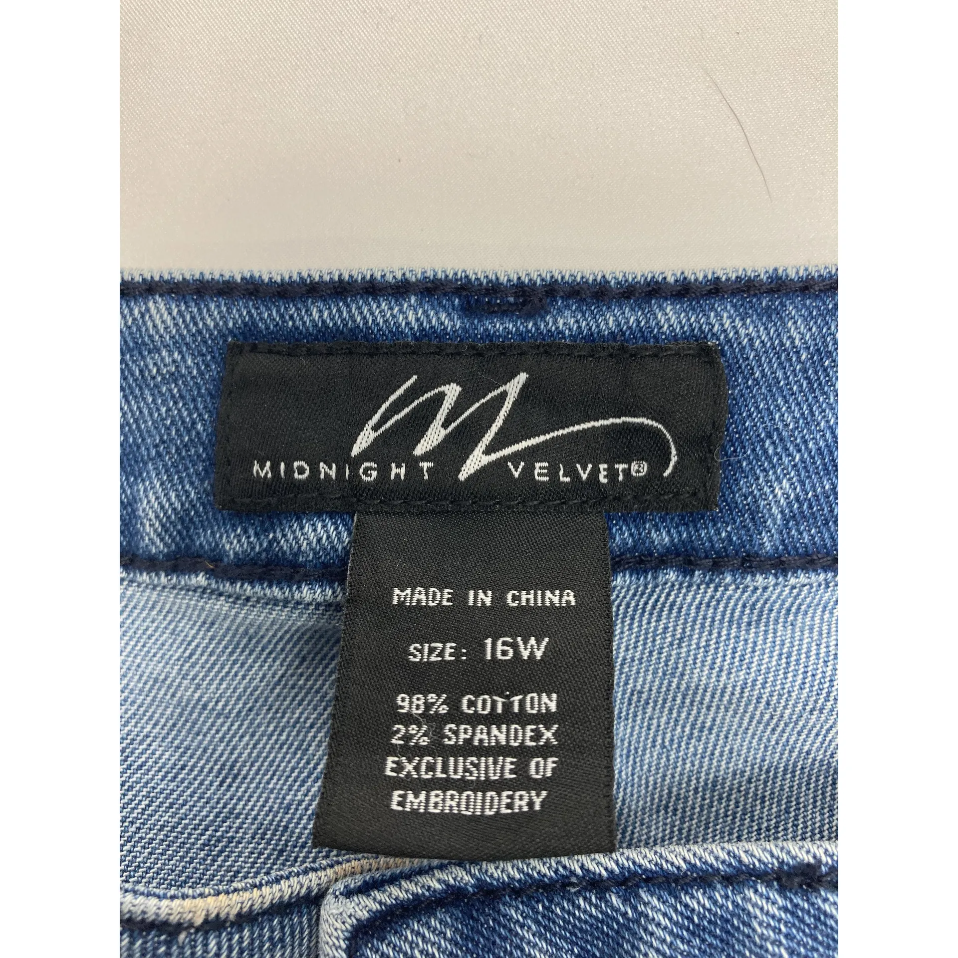 Midnight Velvet Cropped Jeans with‎ Embroidered Hem 16W Blue - Image 4