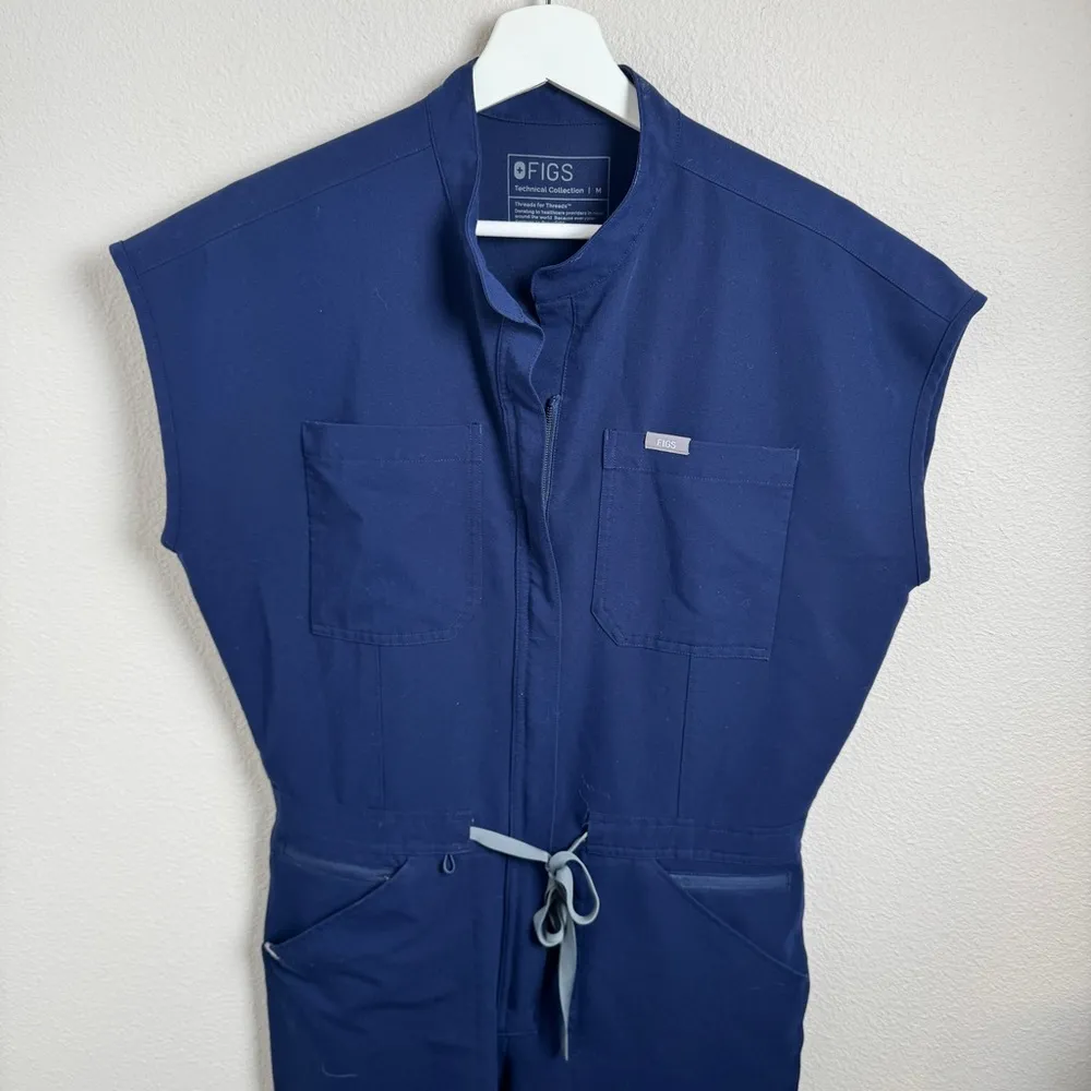 FIGS  Blue Jogger Scrub Jumpsuit size Medium - Image 15