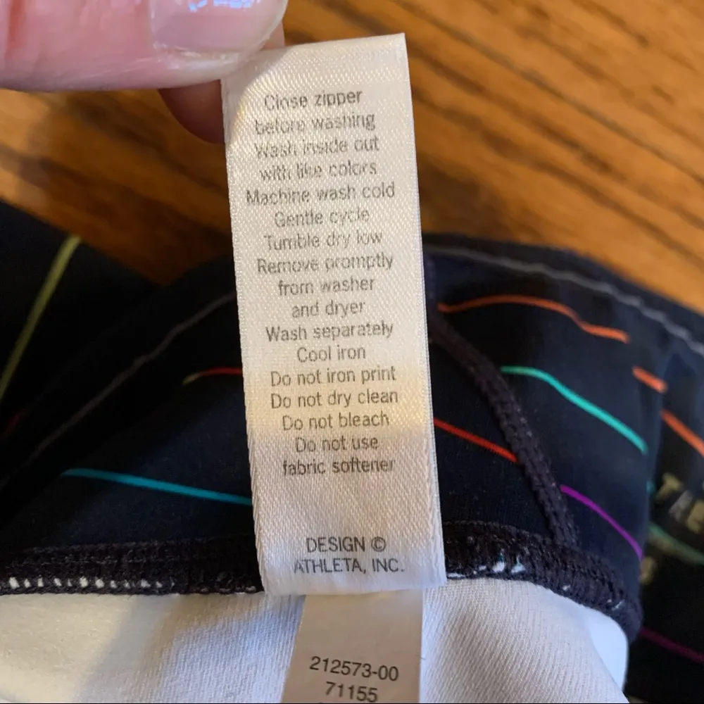 Athleta Multi-stripe Navy Rainbow Sonar Cropped Leggings Tights size Small - Image 11