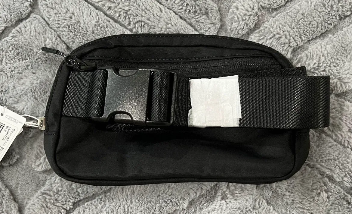 Lululemon Everywhere Belt Bag NWT - Image 4