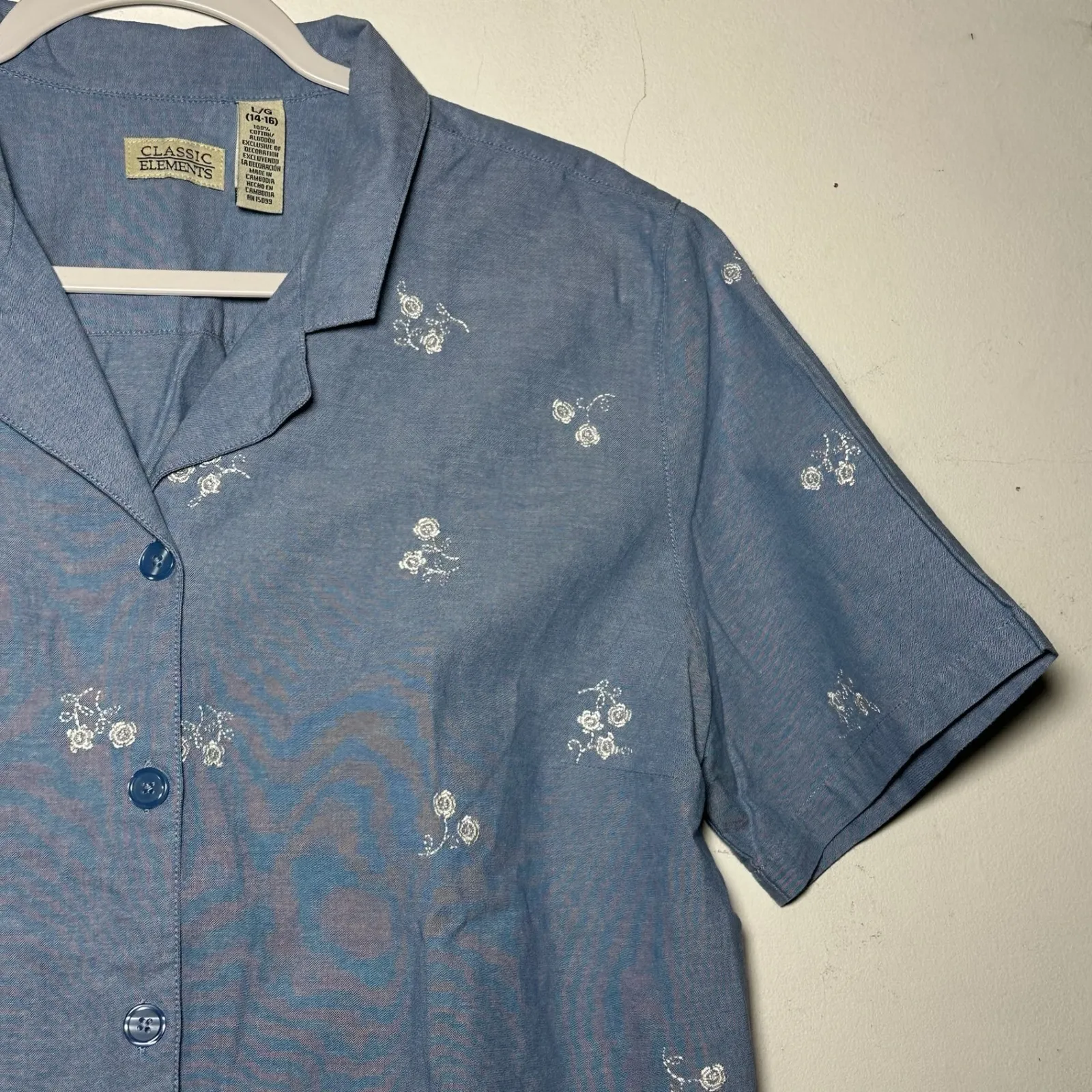 Classic Elements Blue Chambray Floral Embroidered Button Up Shirt Top L G 14 16 - Image 7