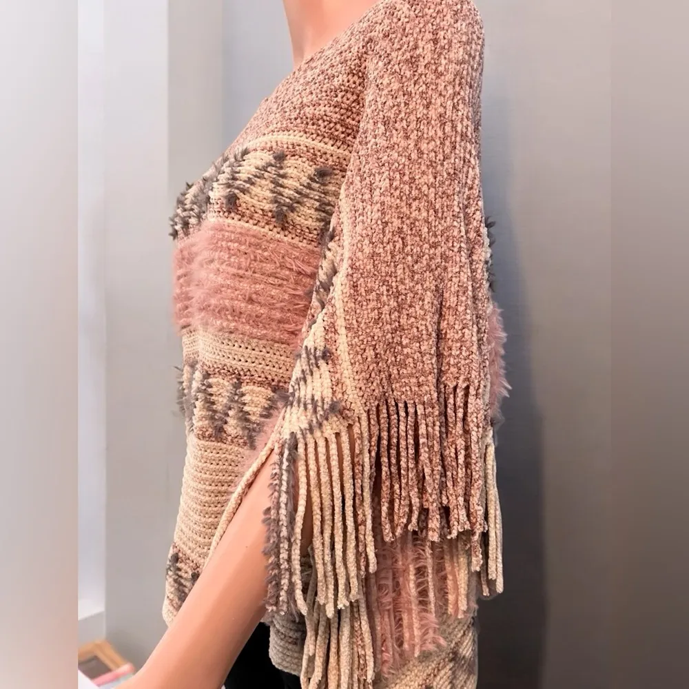 Nostalgia Chenille Fringe Poncho Sweater ONE SIZE Pink Size undefined - Image 3