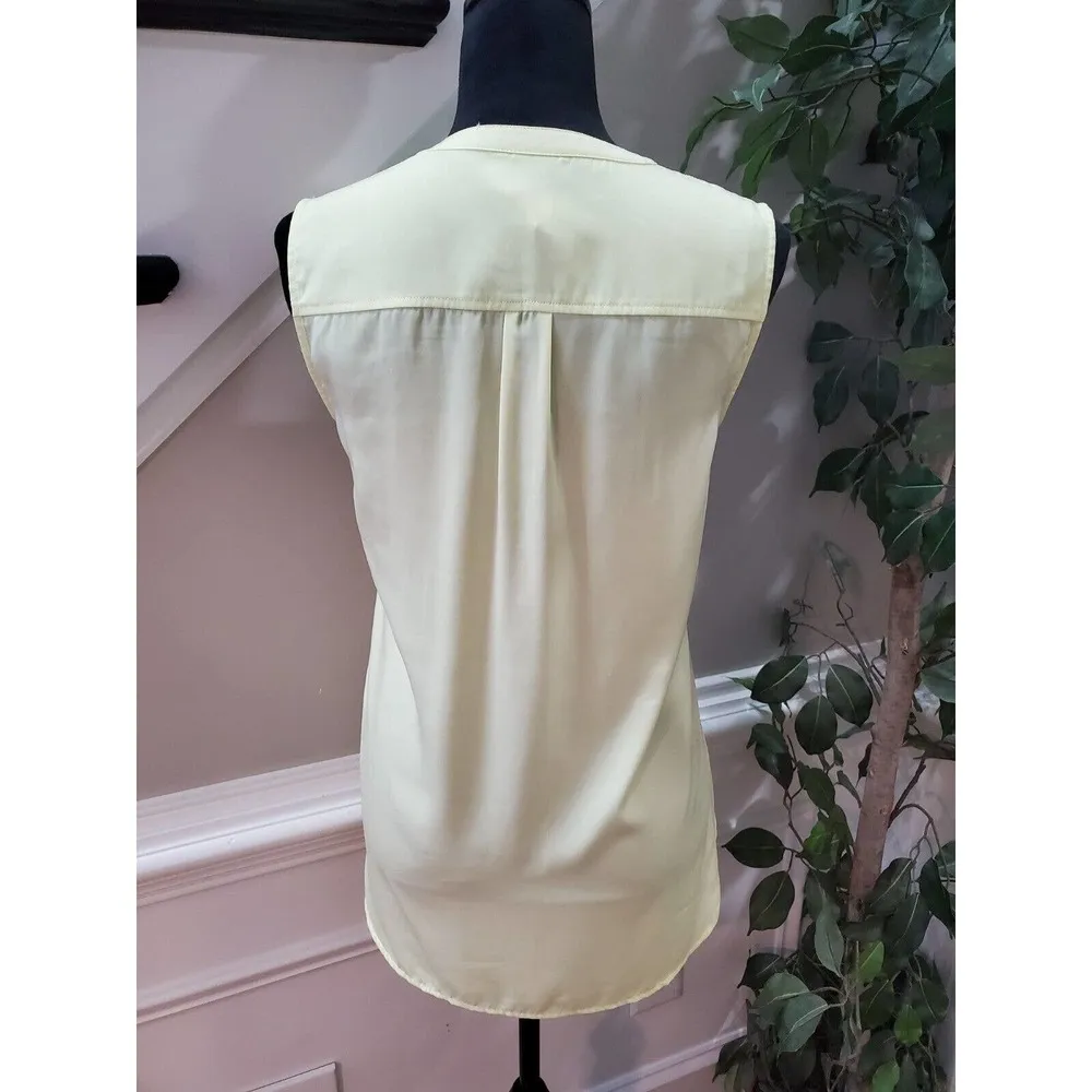 Chico's Women's Chartreuse Yellow Solid V-Neck Sleeveless Top Blouse Size 0 - Image 4