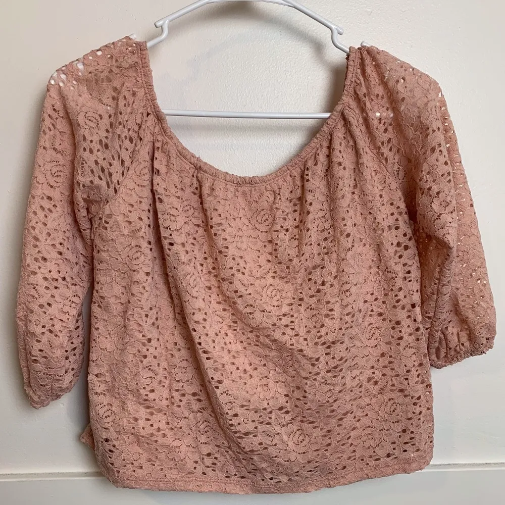 Hollister Pink Floral Lace Half Sleeve Crop Top - Image 2