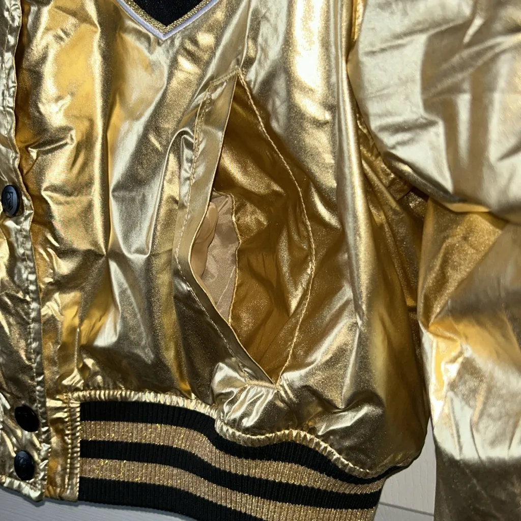 Vegas Golden Knights Women’s‎ Gold Cropped Bomber Puffer Jacket Size Small - Image 7