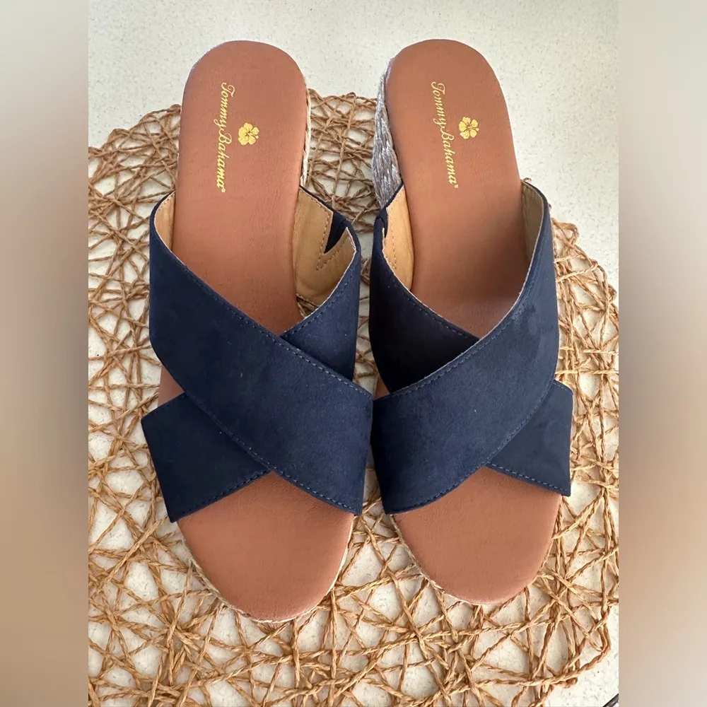 Women’s Tommy Bahama Size 8 1/2 Navy Blue Wedge Slip On Shoes - Image 4