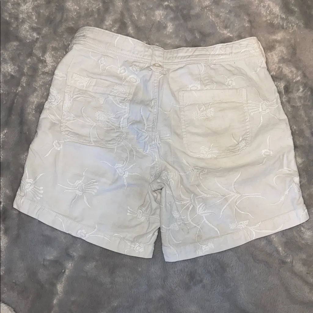 Pilcro by Anthropologie White Embroidered "The Wanderer" Shorts - Image 4