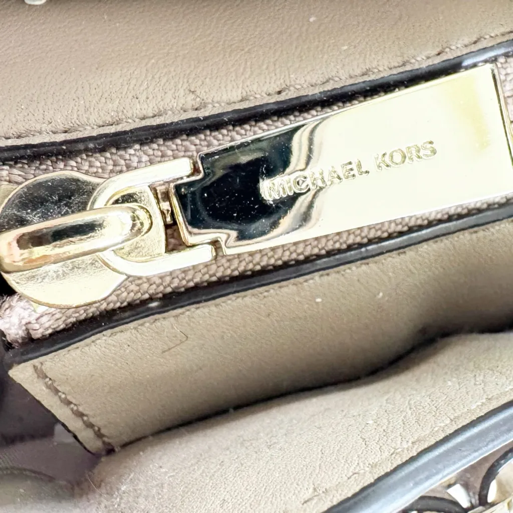 MICHAEL KORS Amelia Top Zip Large Tote Truffle Beige - Image 6