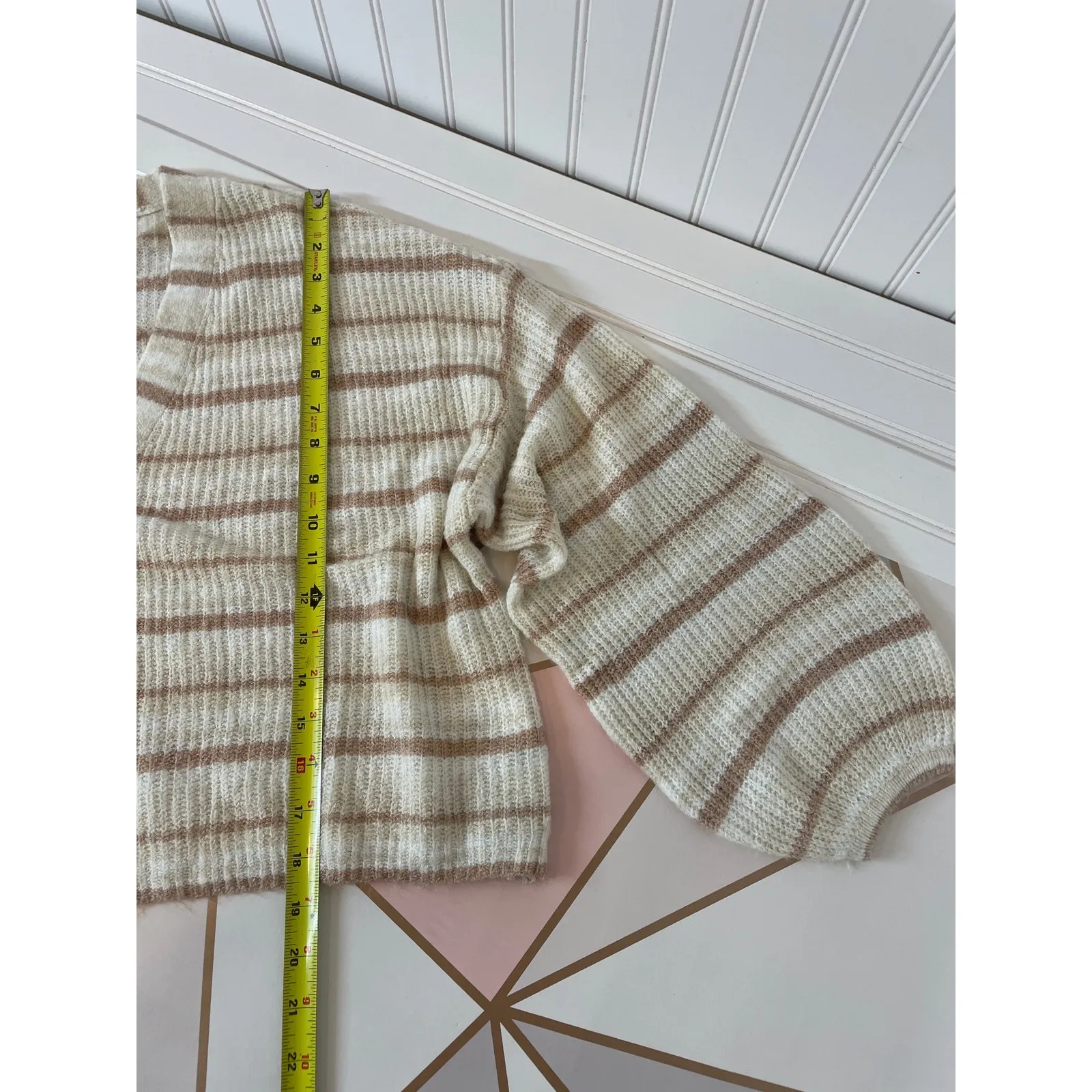 NWT American Eagle Striped V-Neck Sweater Cardigan Beige Tan Lounge Topper Sz M - Image 4