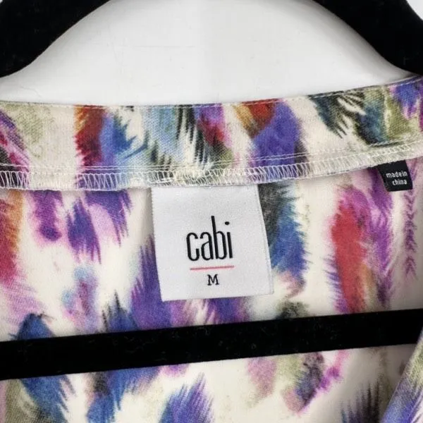 CAbi Plume Feather Print Short Sleeve Blouse #5027 Size Medium‎ Whimsigoth - Image 8