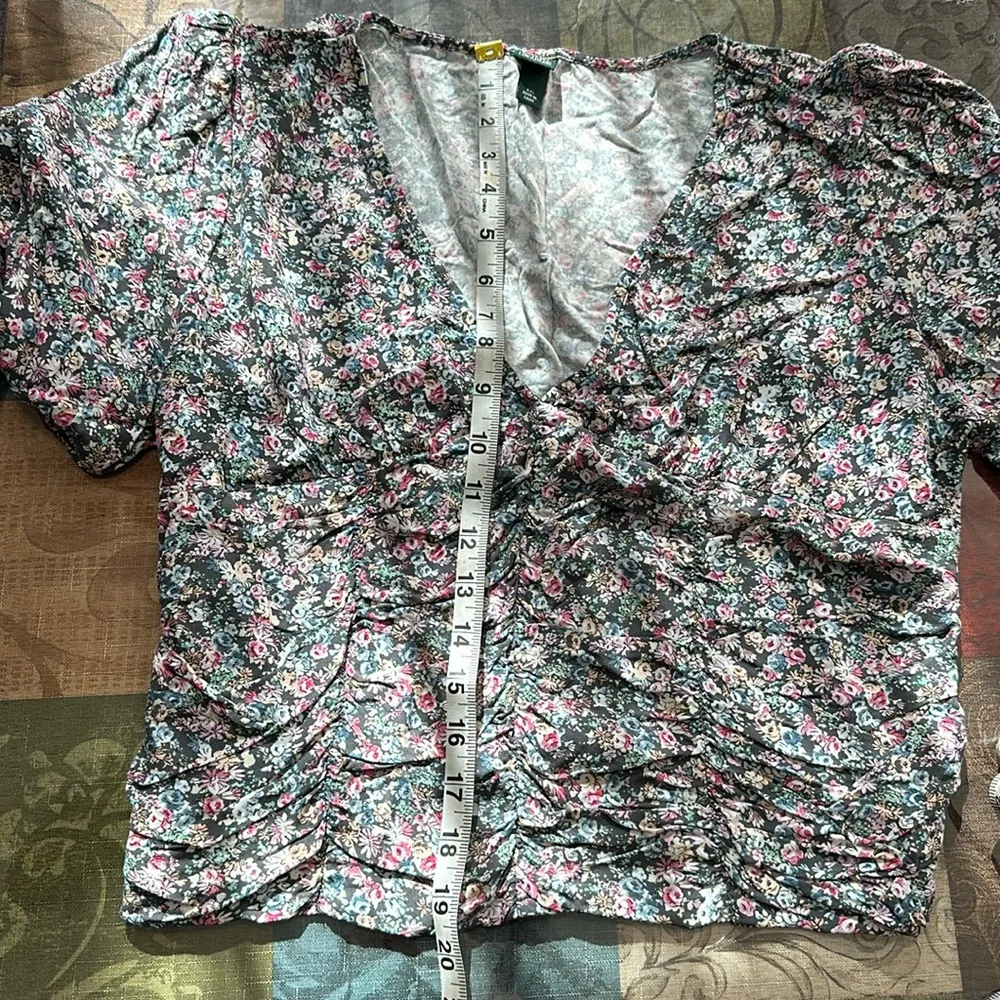 Wild Fable Floral Cropped Ruched Top long sleeve Size XXL - Image 4