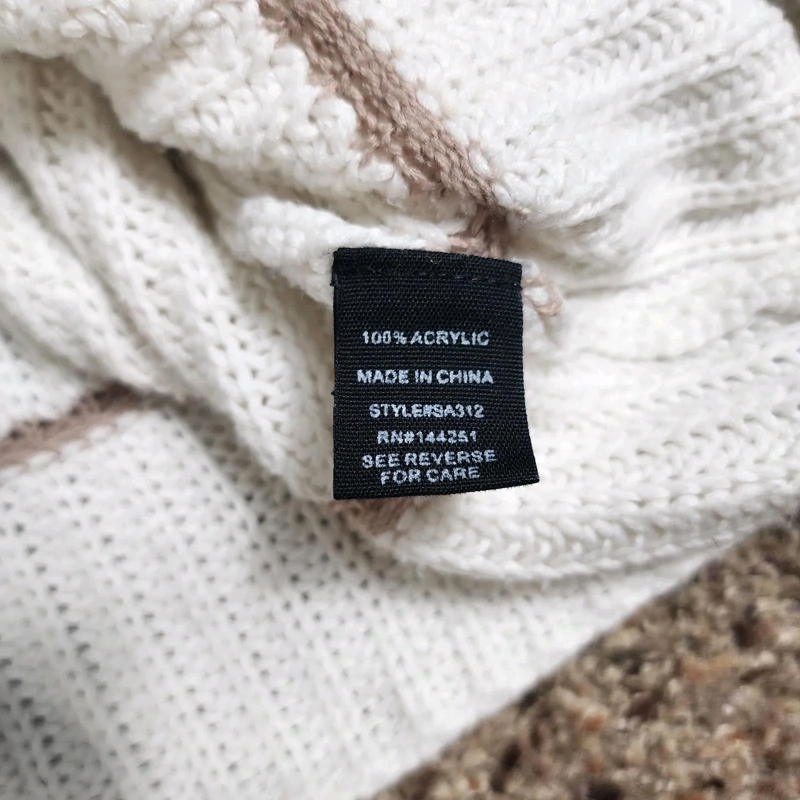 Moon & Madison Cropped Knit Pullover Sweater Size XS White Beige Oversize Brown - Image 6