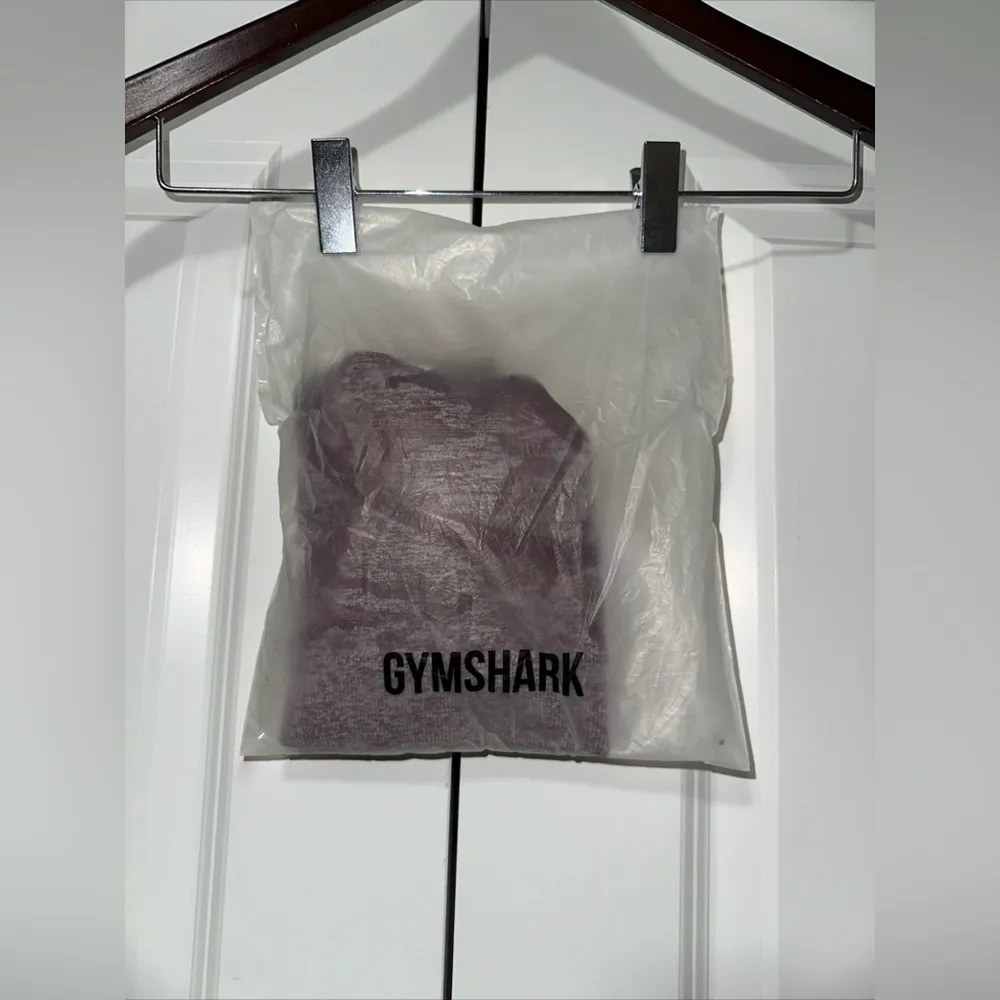 Gymshark Camo Seamless Sports Bra Winter Berry XS NWT - Image 5