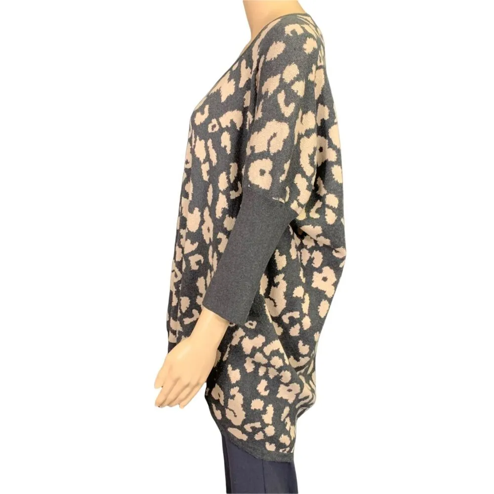 Isle by Melin Kozan Womens Sweater Oversized Leopard Print Knit Pullover Medium - Image 5