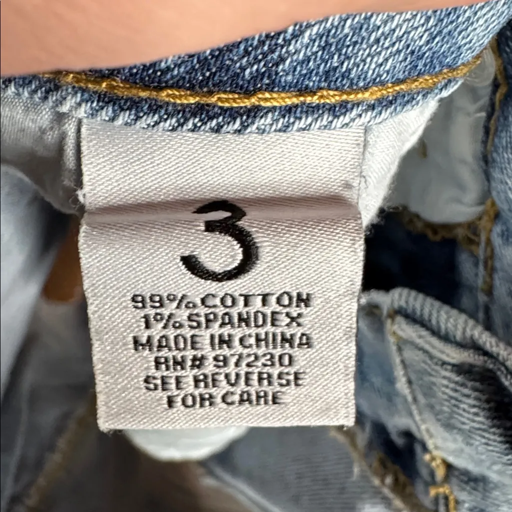 Almost Famous NWT  Juniors' Checkered Cutoff Shorts Medium Wash Size 3 - Image 13