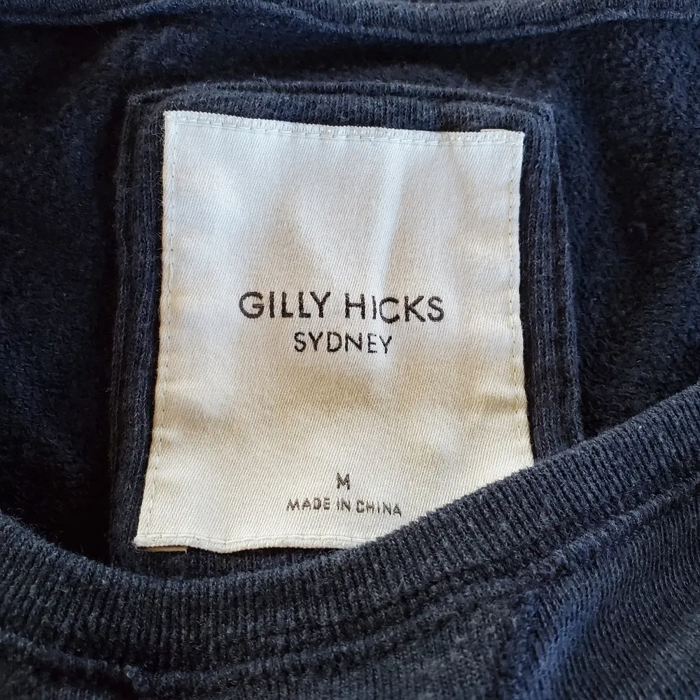 Gilly Hicks sweatshirt size medium - Image 4