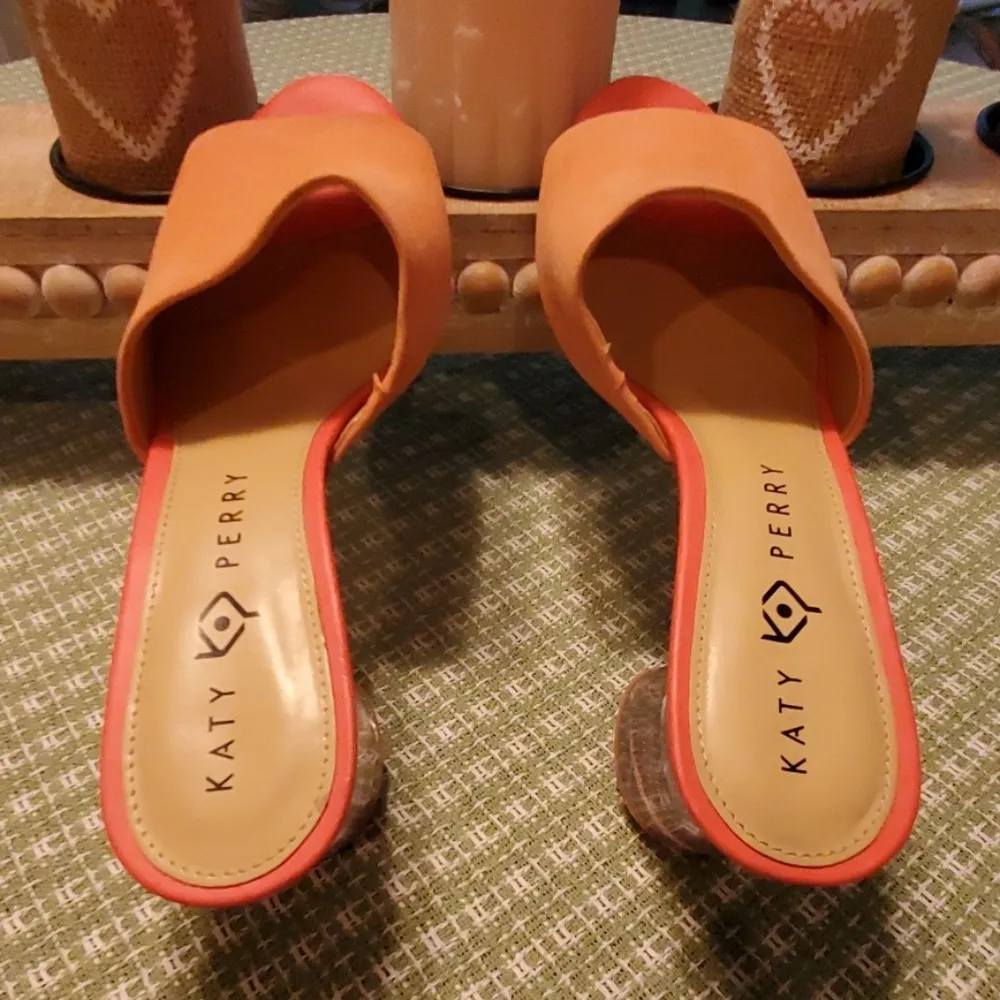 Katy Perry clear chunky heel slides - Image 2