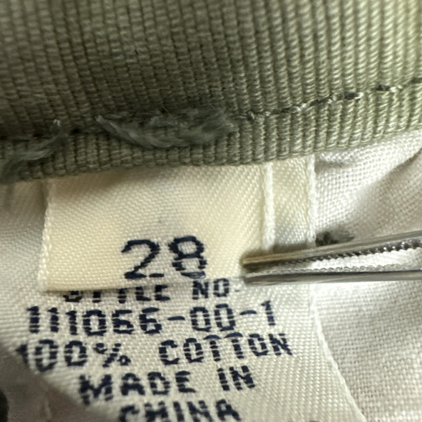 GAP Olive Green Cargo Shorts Womens [Size 28] Pleated High‎ Rise Vintage Style - Image 3