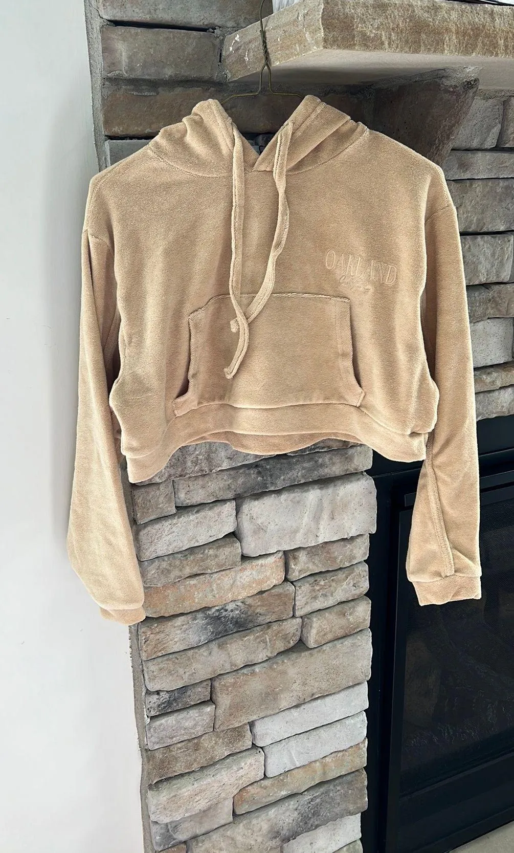 Prettylittlething Cropped Hoodie  - Image 3