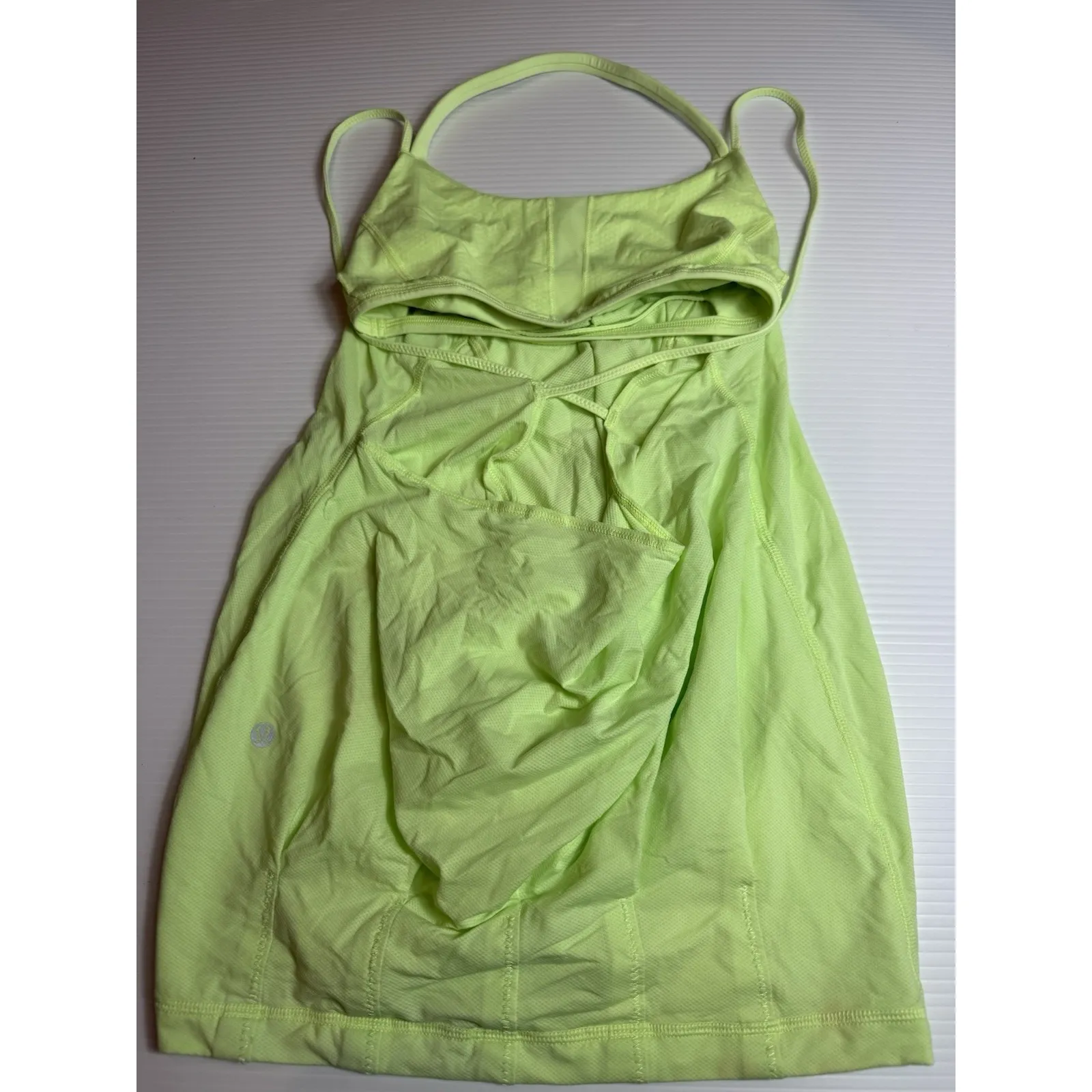 Lululemon Size‎ 6 Neon Green Athletic Tank Top Built-In Bra Activewear Stained - Image 3