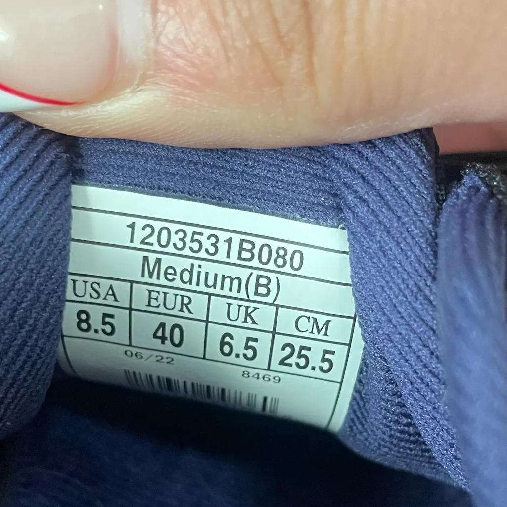 Brooks Women's Athletic Shoes - Image 5