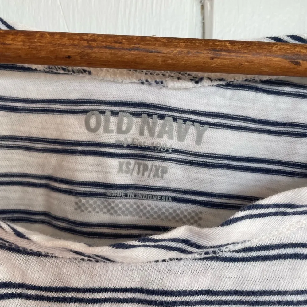 ⭐️ old navy blue & white striped shirt 3/4 sleeves size XS - Image 2